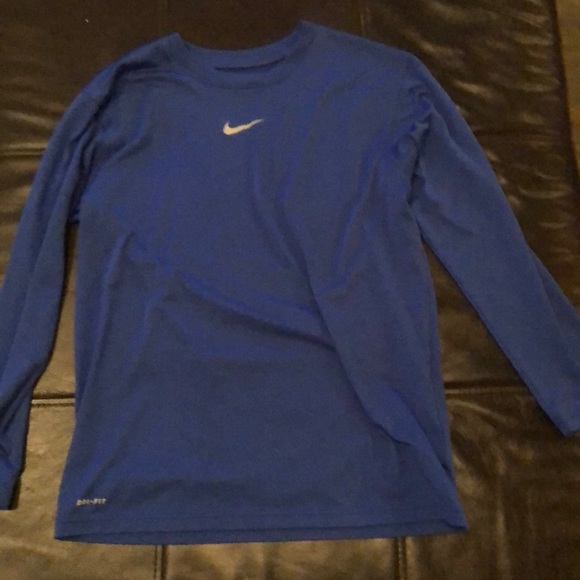 blue long sleeve nike shirt